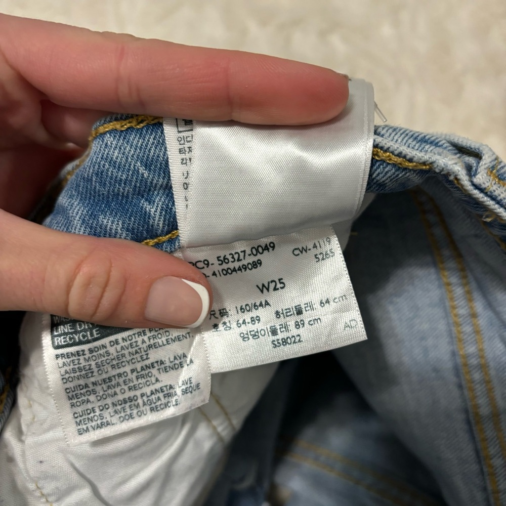 Levi’s 501 Denim Shorts - Picture 7 of 7
